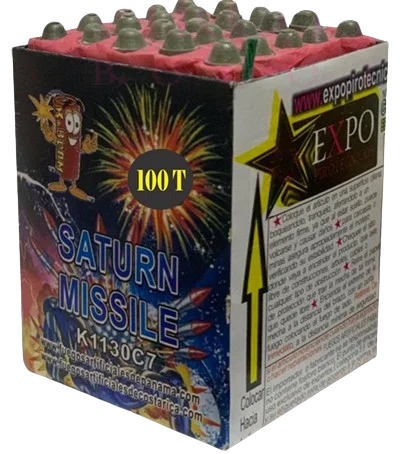 Misil pirotécnico de 100 tiros con disparos ascendentes y efectos variados.
