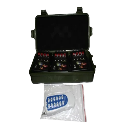 Consola de 12 canales para control simultáneo o secuencial de efectos pirotécnicos.